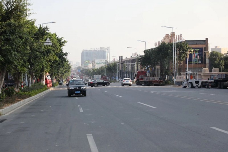 中國石材基地“福建水頭”路邊違規廣告牌整治行動