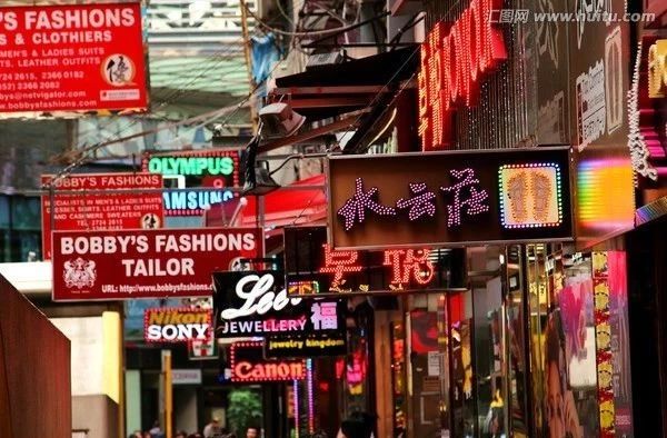 中國石材基地“福建水頭”路邊違規廣告牌整治行動