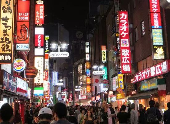 中國石材基地“福建水頭”路邊違規廣告牌整治行動