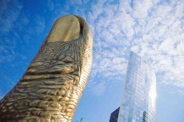 街頭雕刻藝術(shù)除了石材還有這么多原來