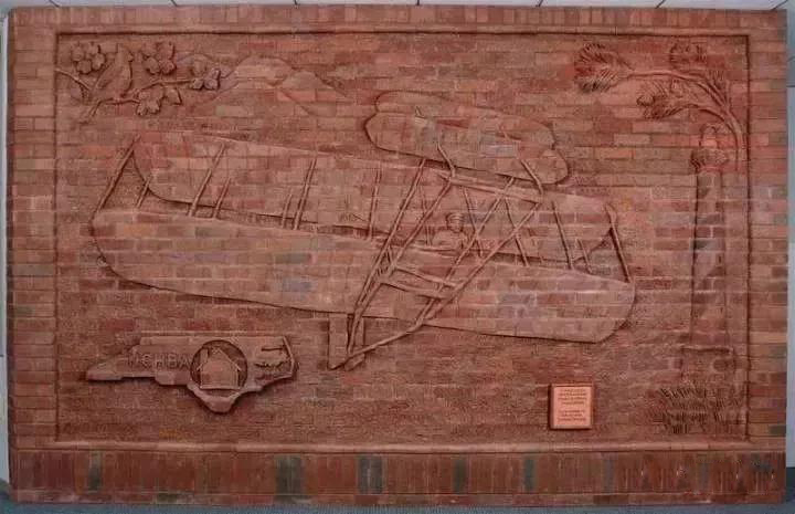 街頭雕刻藝術(shù)除了石材還有這么多原來