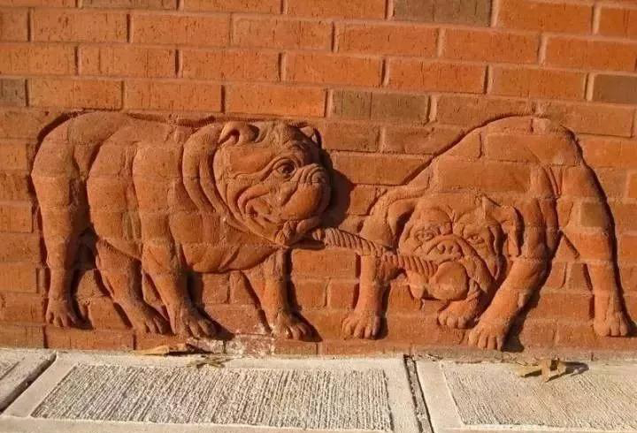 街頭雕刻藝術(shù)除了石材還有這么多原來