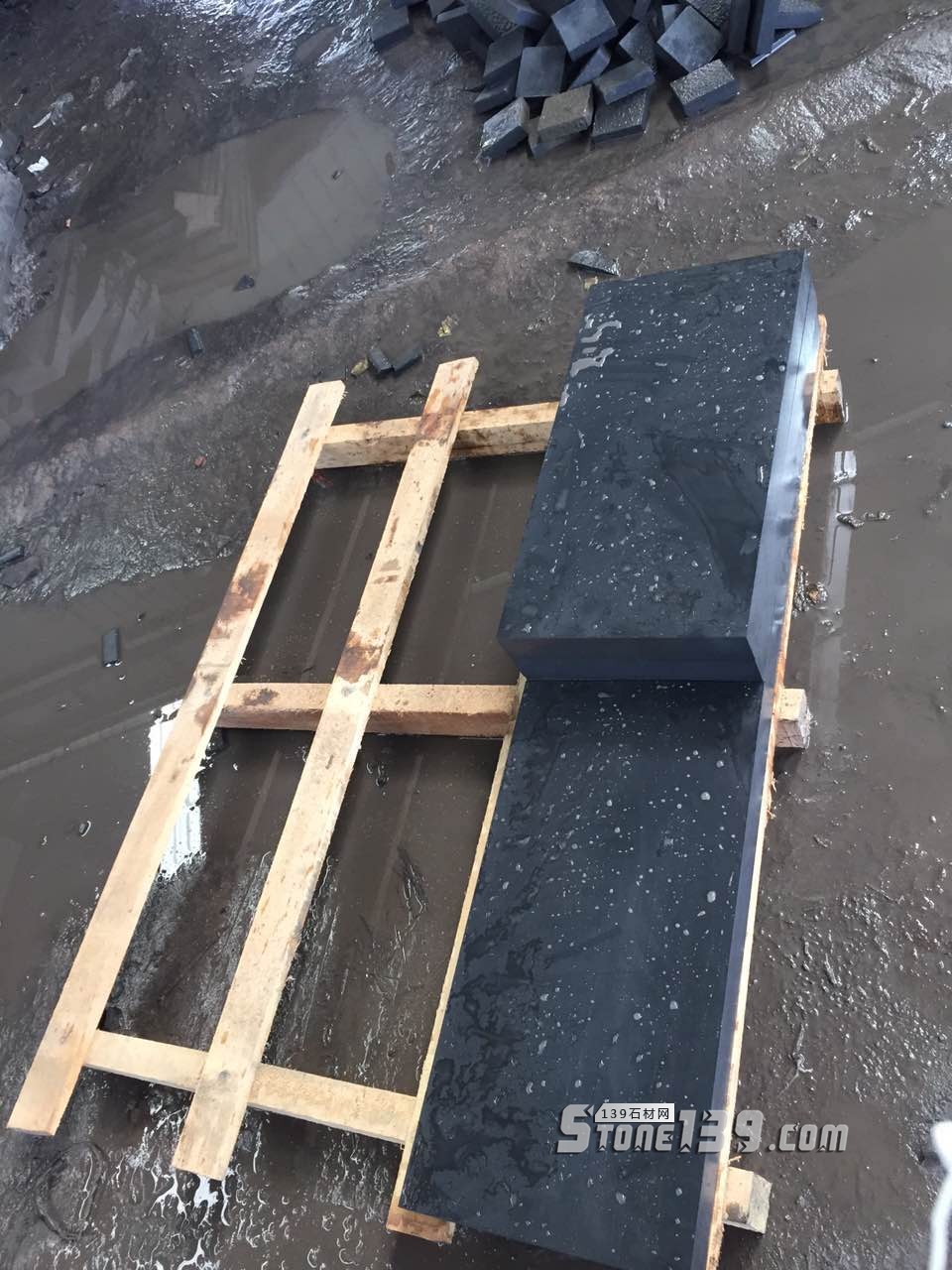 雅蒙黑石材(雅安黑、四川黑、中國(guó)黑)圖文介紹 雅蒙黑石材