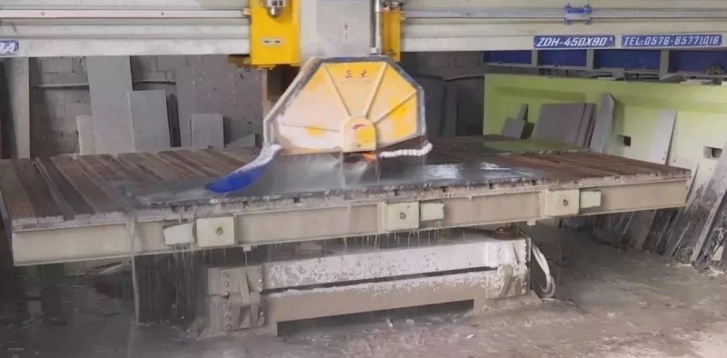 浙江溫州泰順縣十三家石材廠違建生產經營,被采取強硬措施處置