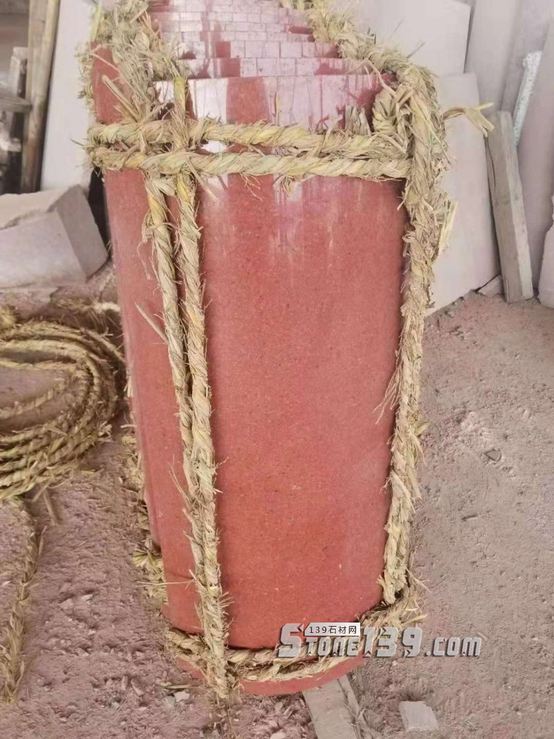 四川雅安天虹石材廠主營雅蒙黑、滎經(jīng)紅（中國紅）、紫檀木紋、漢白玉