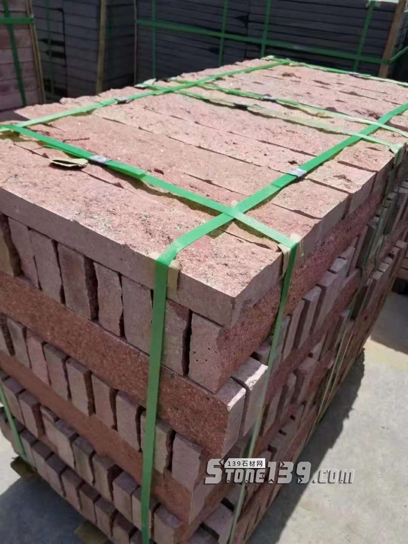 四川雅安天虹石材廠主營雅蒙黑、滎經(jīng)紅（中國紅）、紫檀木紋、漢白玉