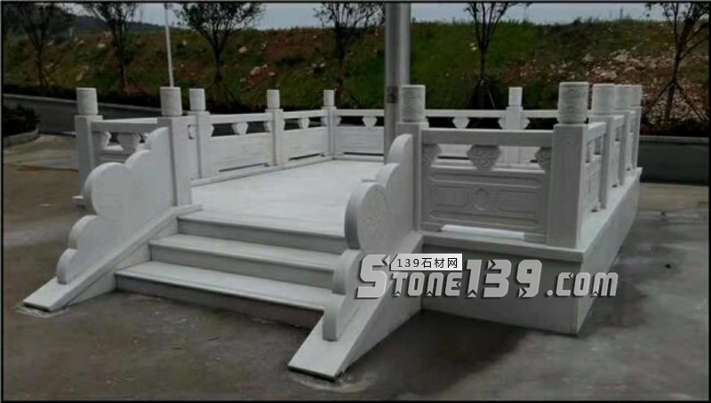 四川雅安天虹石材廠主營雅蒙黑、滎經(jīng)紅（中國紅）、紫檀木紋、漢白玉