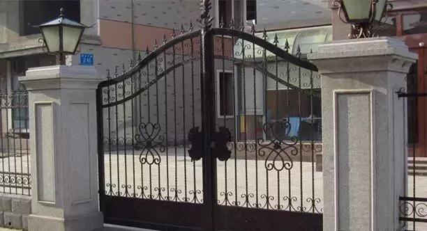 洋房別墅門柱裝飾應用合集欣賞【多圖】 洋房別墅石材庭院門柱