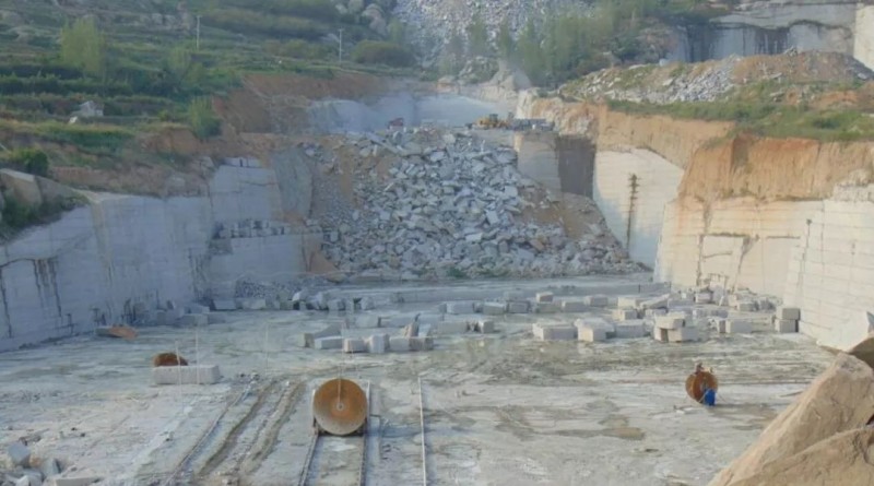 山東五蓮縣綜合整治礦山石材行業(yè),已有188家石材加工企業(yè)通過(guò)環(huán)評(píng)驗(yàn)收