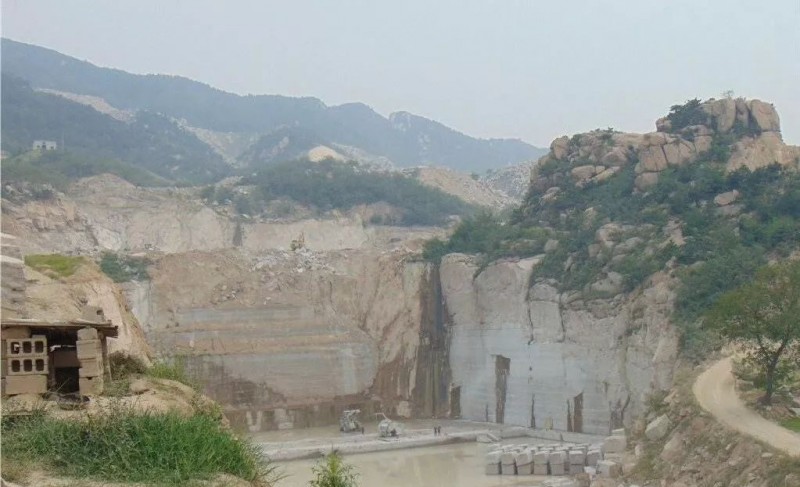 山東五蓮縣綜合整治礦山石材行業(yè),已有188家石材加工企業(yè)通過(guò)環(huán)評(píng)驗(yàn)收