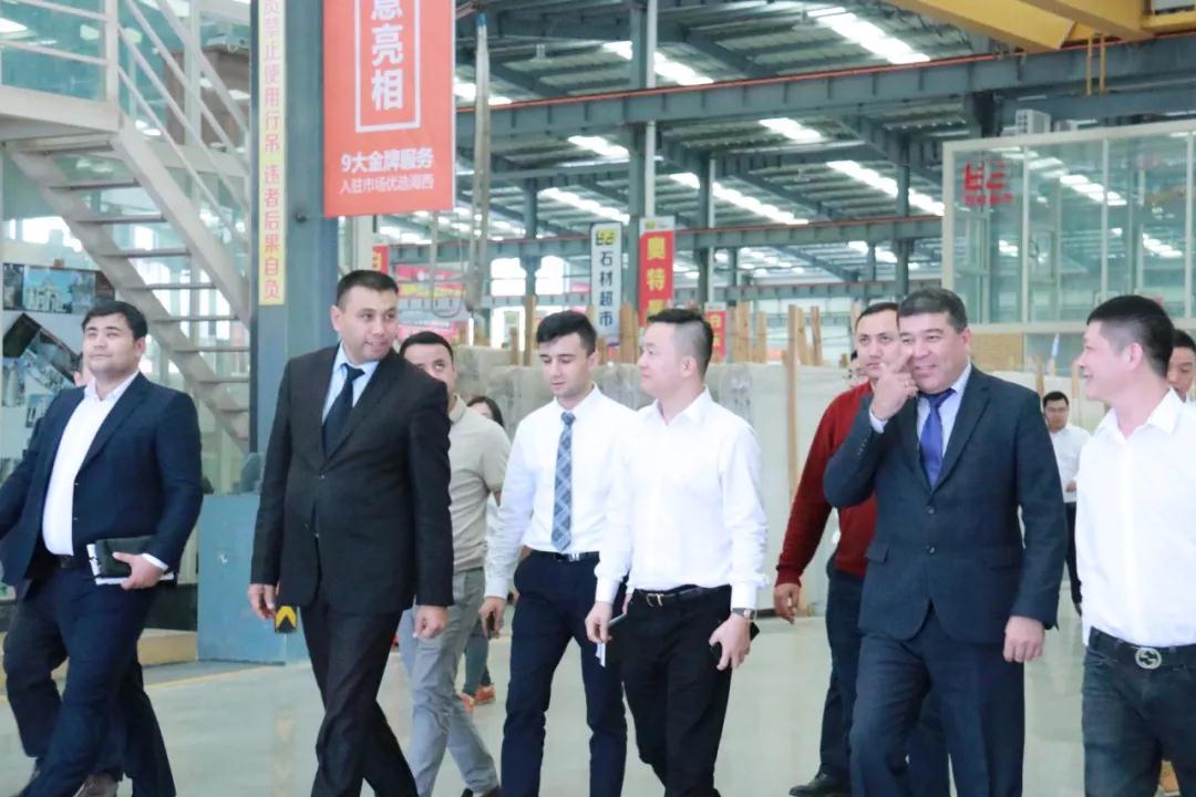 國外石材考察團來水頭考察石材產業