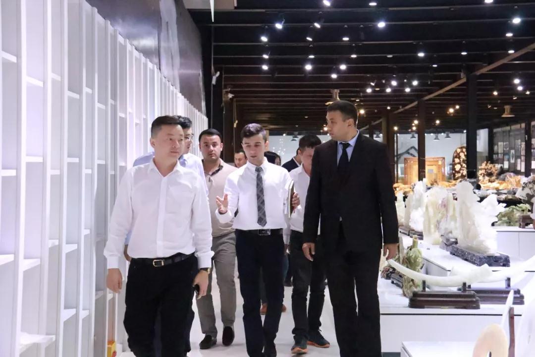 國外石材考察團來水頭考察石材產業