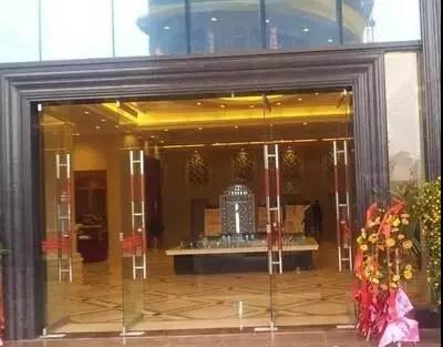 各種石材門套線條實(shí)景案例圖及施工方案流程 大理石門套線條實(shí)景案例圖及石材門套施工方案流程介紹