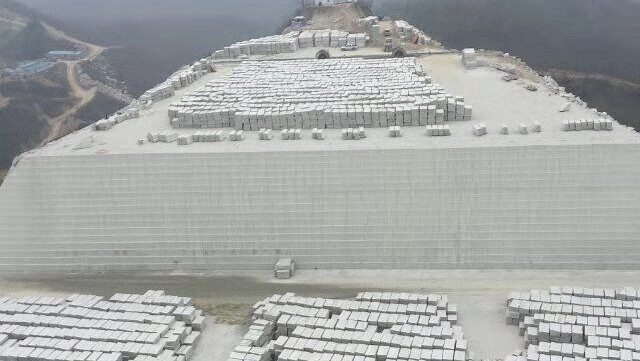 【鴻盛石業(yè)】河南梨花紅梨花白電解板染色板專業(yè)廠家