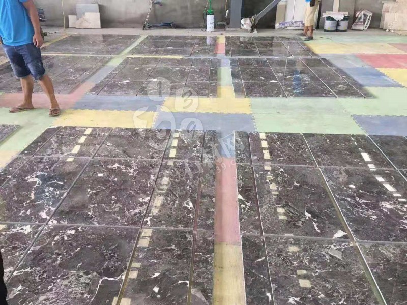 羅曼蒂克灰地面拼花