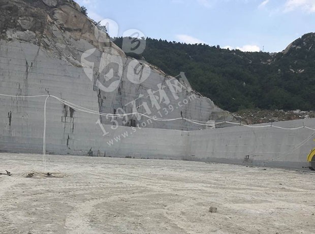 泌陽縣【豐達石材廠】主營河南芝麻白(芝麻灰)路沿石