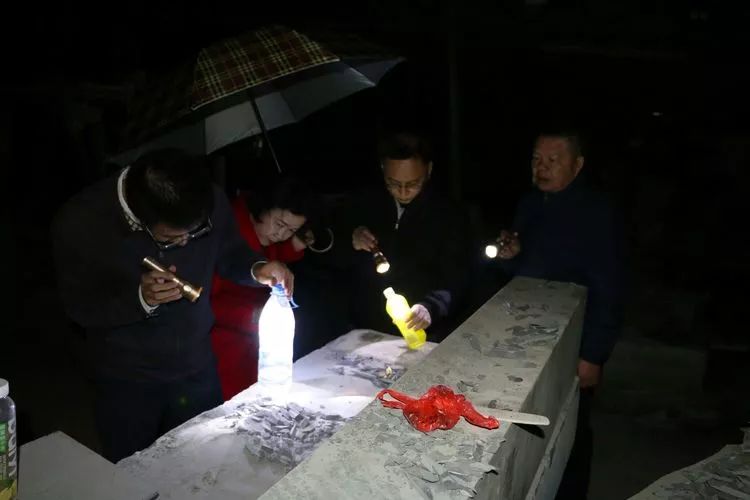 海南海口市美蘭區(qū)午夜突擊執(zhí)法檢查20家石材加工企業(yè)