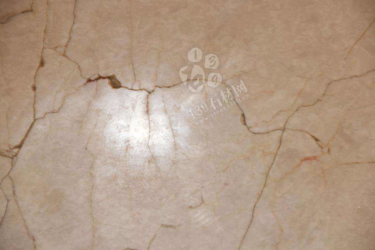 顧客非說石材有裂紋要退貨,老板怒了!