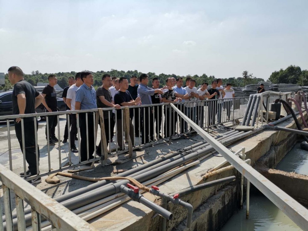 湖南岳陽市平江縣伍市鎮(zhèn)(湖南灰麻)召開石材綜合整治工作推進(jìn)會