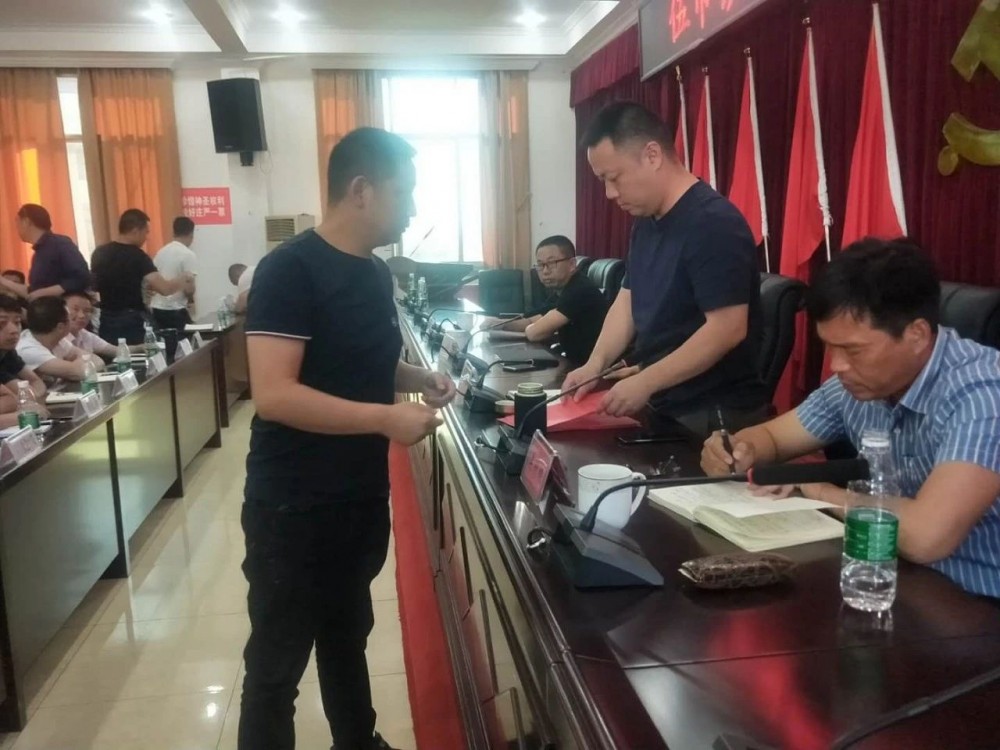 湖南岳陽市平江縣伍市鎮(zhèn)(湖南灰麻)召開石材綜合整治工作推進(jìn)會