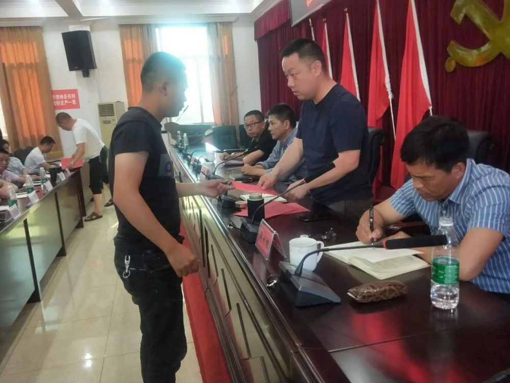 湖南岳陽市平江縣伍市鎮(zhèn)(湖南灰麻)召開石材綜合整治工作推進(jìn)會