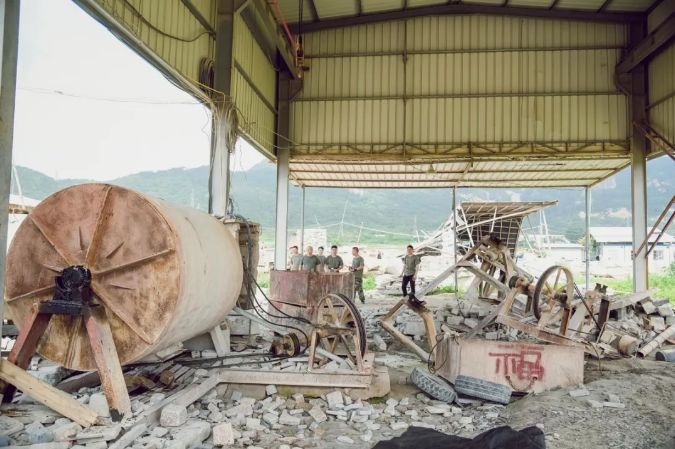 南安市石井鎮“重拳出擊”:取締“三無”石材加工廠,拆除面積總計1670平方米