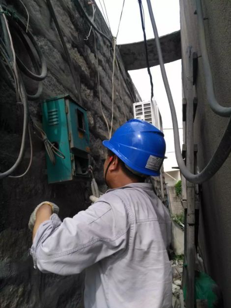 南安市石井鎮“重拳出擊”:取締“三無”石材加工廠,拆除面積總計1670平方米