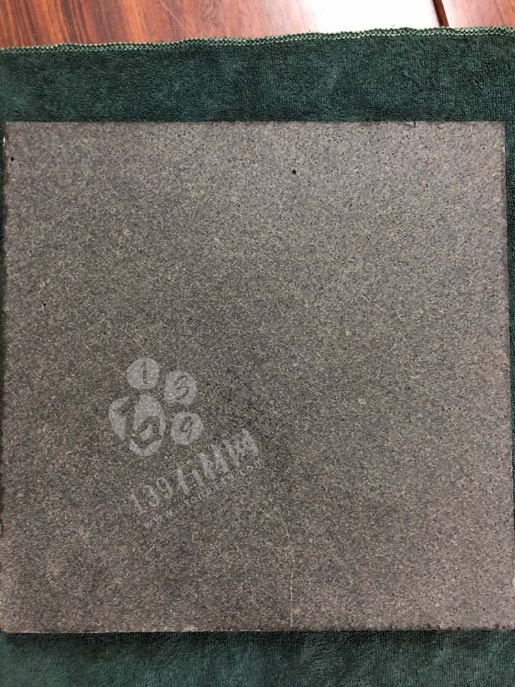 廣東永強石材主營湛江黑,廉江白麻,海浪花(雙稱浪花白),廉江芝麻白、廉江中花、芝麻灰、芝麻黑、海浪花、臺山紅、桂林紅