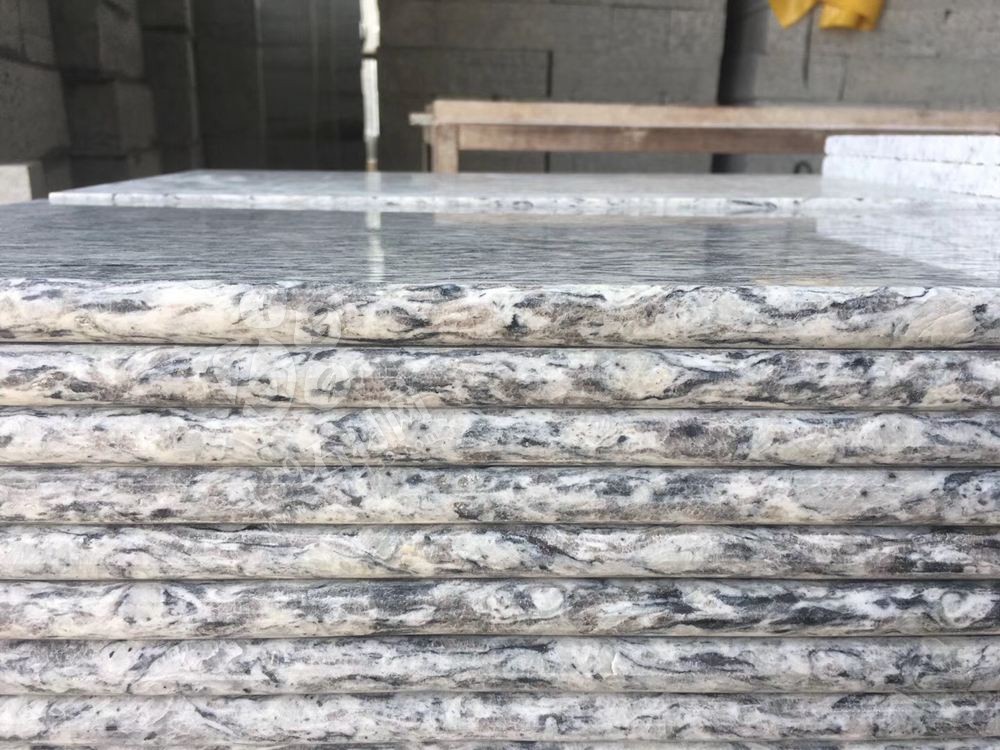 廣東永強石材主營湛江黑,廉江白麻,海浪花(雙稱浪花白),廉江芝麻白、廉江中花、芝麻灰、芝麻黑、海浪花、臺山紅、桂林紅