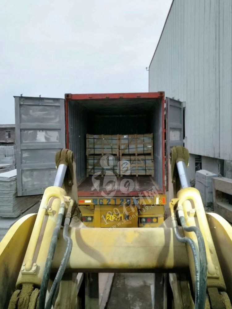 廣東永強石材主營湛江黑,廉江白麻,海浪花(雙稱浪花白),廉江芝麻白、廉江中花、芝麻灰、芝麻黑、海浪花、臺山紅、桂林紅