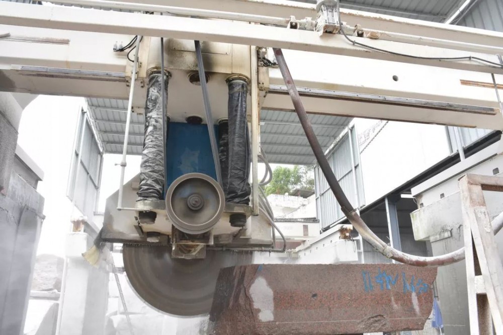 石材垃圾不用分類,換句話說天然石材沒有垃圾渾身是寶