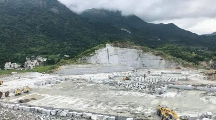 聽說這一屆工程采購人在“封開”找到了穩定的石材荒料