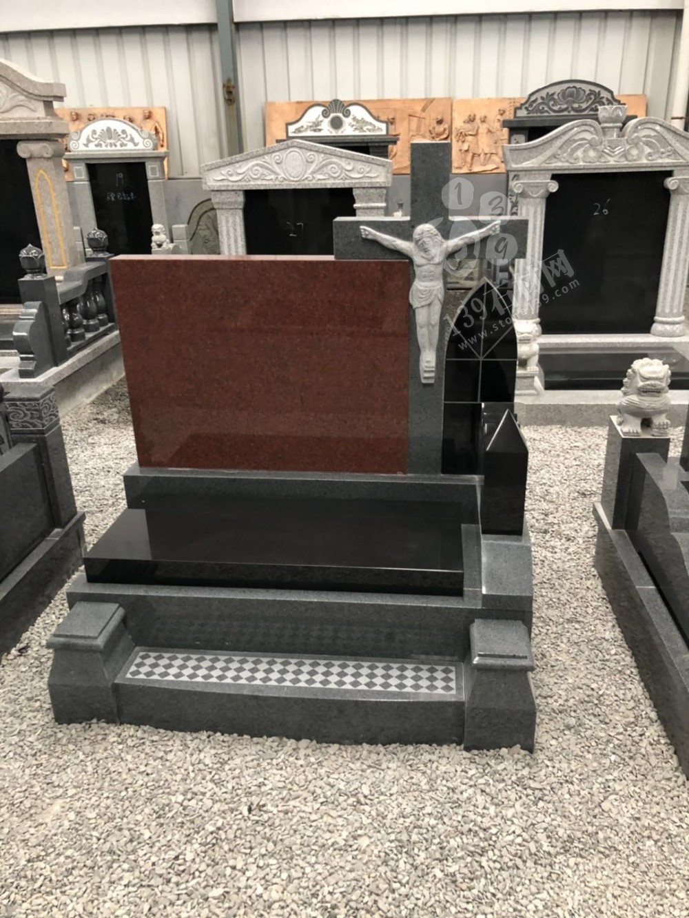 石材墓碑 中國(guó)石材墓碑加工廠的選材及加工流程