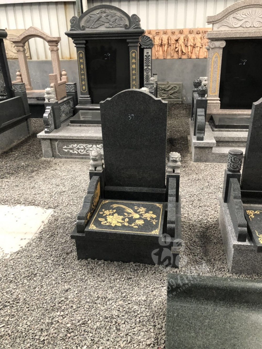 石材墓碑 中國(guó)石材墓碑加工廠的選材及加工流程