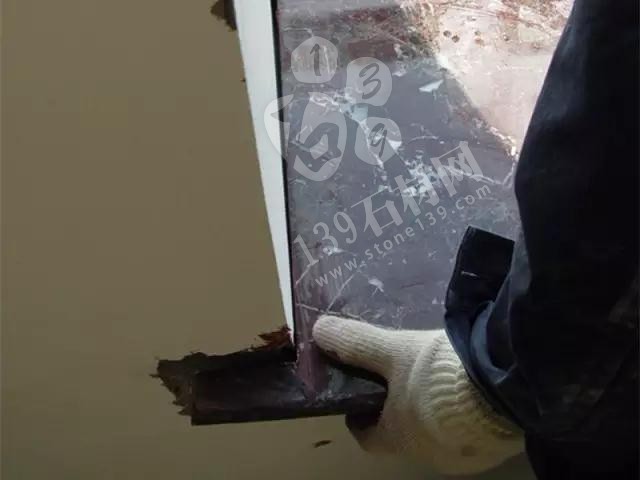 【石材家裝工藝】紫羅紅大理石窗臺(tái)板的安裝全過程