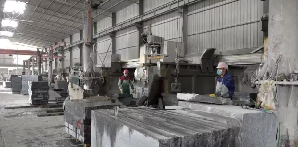 湖南衡陽縣井頭石材礦區環境污染問題在8月30日前必須完成整改