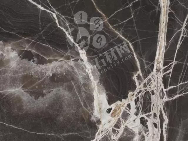 黑色石材帶根的三個(gè)品種(黑白根、茶玉、勞倫黑金)對(duì)比介紹