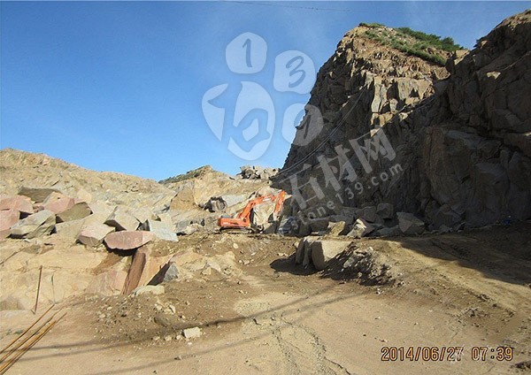 山西興縣紅花崗巖礦山
