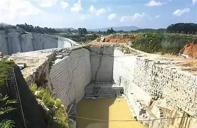 漳浦縣藍德全礦區和鴻山礦區臨時恢復生產!并將為國家重點工程供應石料!