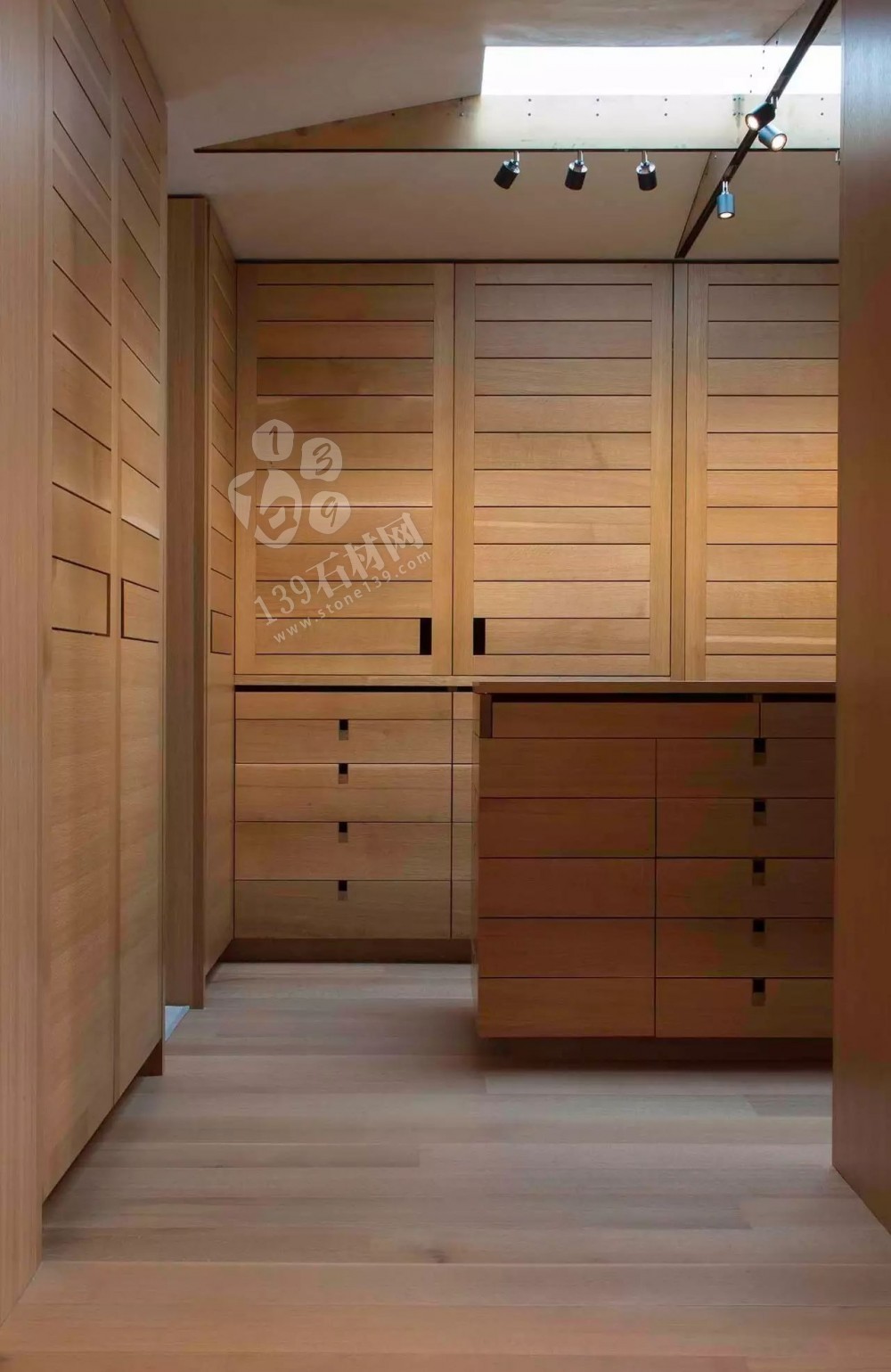 為什么洞石這么受歡迎,看看這個全石材裝飾您應該有答案了