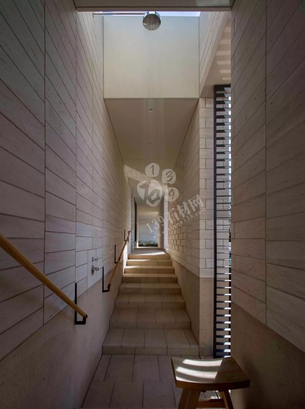 為什么洞石這么受歡迎,看看這個全石材裝飾您應該有答案了