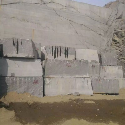 章丘黑荒料加工火燒板路牙石、異形石、墓碑石、臺階石