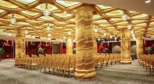 石材人來(lái)廈門都喜歡睡這個(gè)酒店,原因是為了看豪華的石材