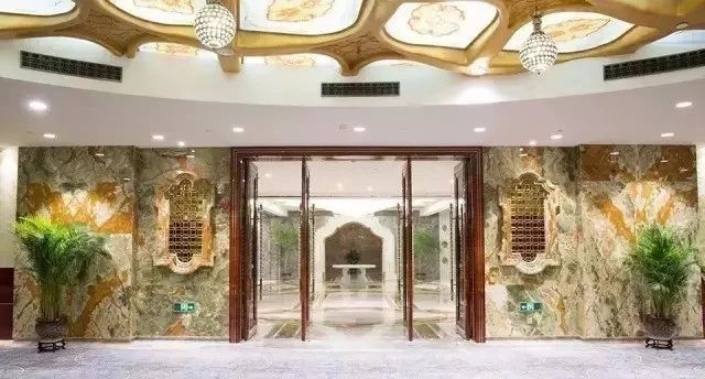 石材人來(lái)廈門都喜歡睡這個(gè)酒店,原因是為了看豪華的石材