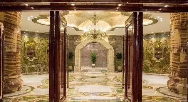 石材人來(lái)廈門都喜歡睡這個(gè)酒店,原因是為了看豪華的石材