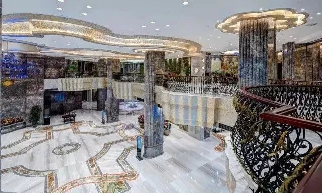 石材人來(lái)廈門都喜歡睡這個(gè)酒店,原因是為了看豪華的石材