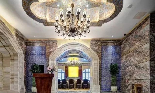 石材人來(lái)廈門都喜歡睡這個(gè)酒店,原因是為了看豪華的石材