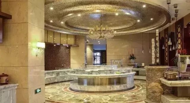 石材人來(lái)廈門都喜歡睡這個(gè)酒店,原因是為了看豪華的石材