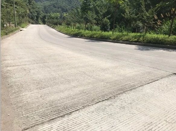 富強石材董事長彭宜斌:“綠色礦山——可持續發展勢在必行”演講紀實