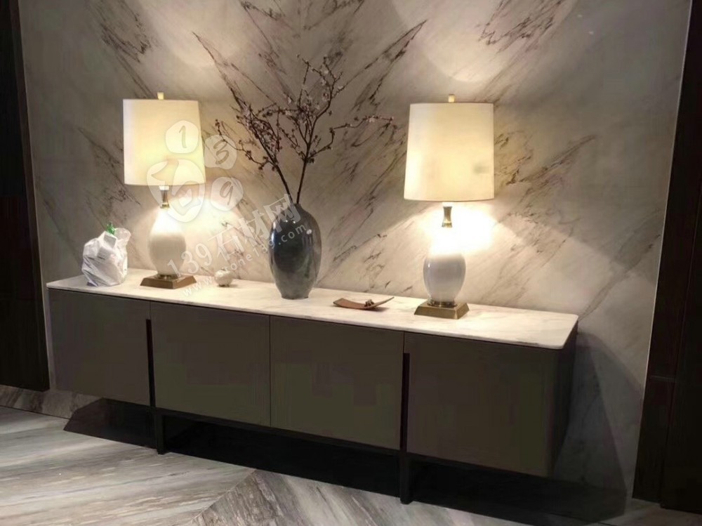 意大利進(jìn)口的白金沙和藍(lán)金沙臺面和墻面應(yīng)用